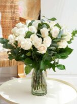 25-white-roses-vase-flowers-in-antalya-4.jpg